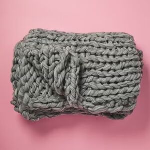 RACHEL ZOE Heather Gray Soft Chunky Hand-Knit Decorative Throw 50"x60"